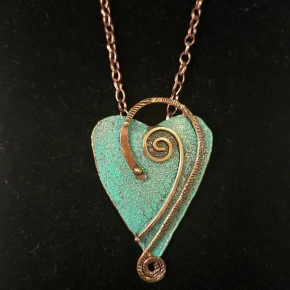 NWOT Copper Patina Heart Necklace Fashion