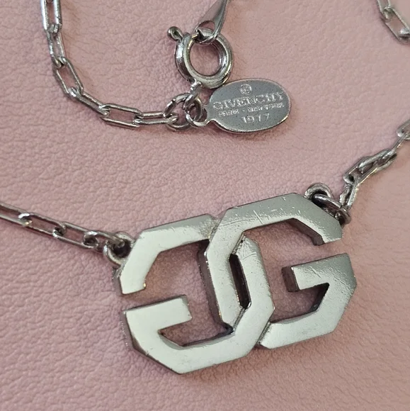 ✨ Givenchy Vintage Silver Tone Double G Logo Pendant Necklace ✨