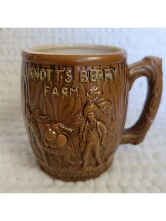 Vintage Knott's Berry Farm Ceramic Mug 3D Raised design brown w/horse California