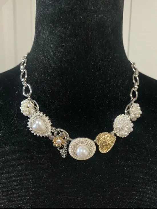 Pearl Cluster Statement Necklace/Choker - Silver & Gold