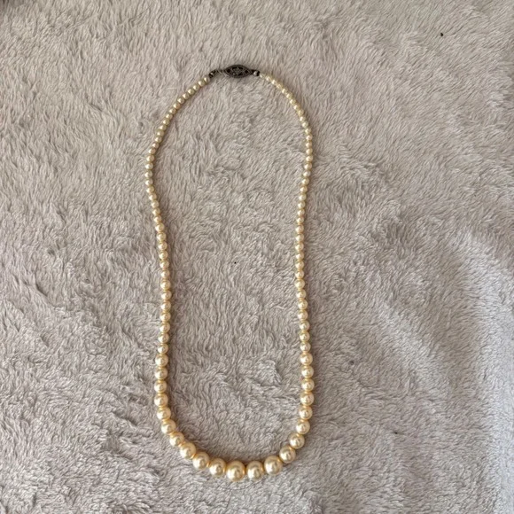 Vintage Graduated Faux Pearl Necklace Sterling Silver Filigree Clasp Cream 16