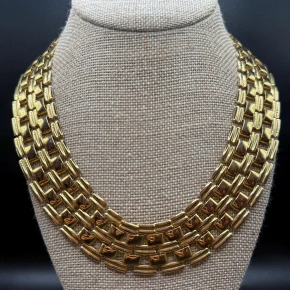 Vintage 80s Chunky Gold Tone Cleopatra Choker Panther Link Textured Necklace