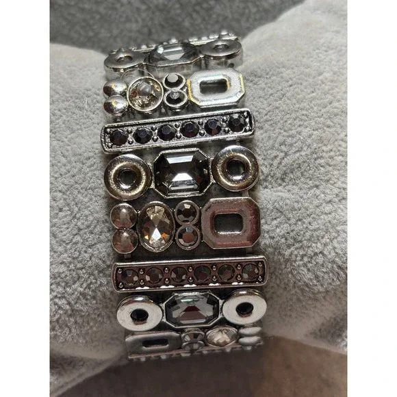 #48. Paparazzi Dynamically Diverse Stretch Bracelet