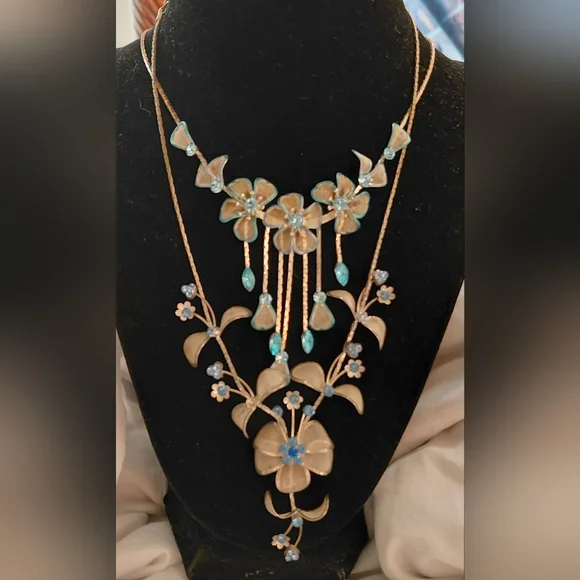 Bundle Of 2‎ Silver Tone Vintage Mesh Floral Necklaces Blue Stones