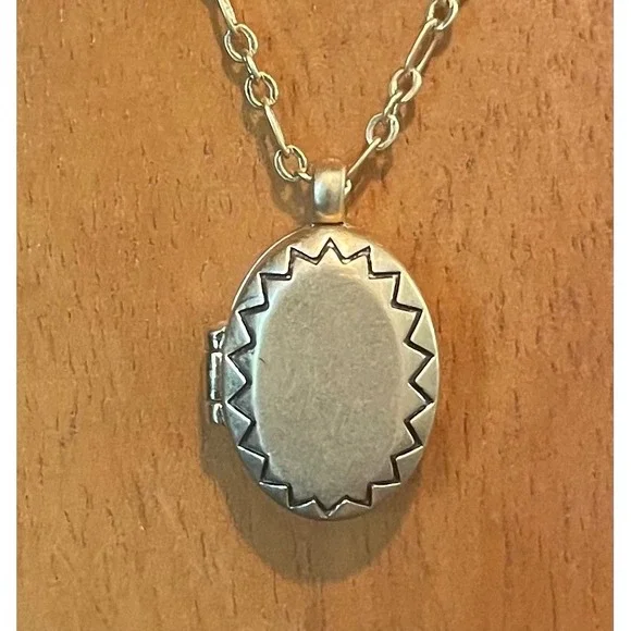 Madewell Chain Necklace with Oval Locket Rare zig zag Gold tone Dark Academia