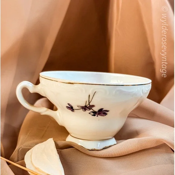 Violet Floral Vintage‎ Teacup