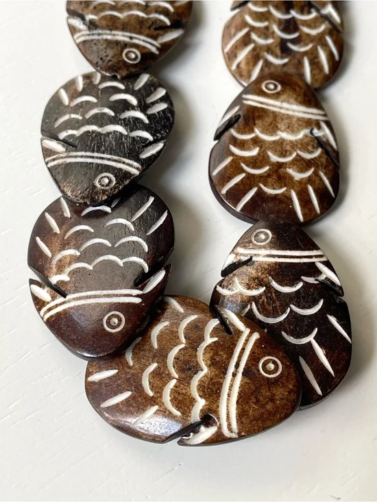 Vintage polished wood fish beaded necklace coastal boho