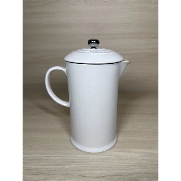 Le Creuset Matte White 34Oz French Press Coffee Maker 4 Cup Stoneware RARE  READ