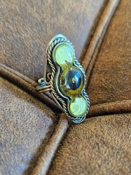 Vtg Mid Century bohemian-style artisan Southwestern Style Ring Sz 7.5