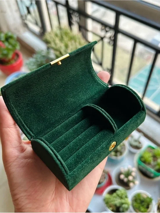 Velvet Jewelry Travel Case in Dark Green