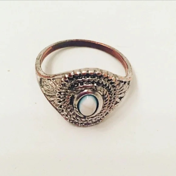 Boho Indie Central Stone Ring