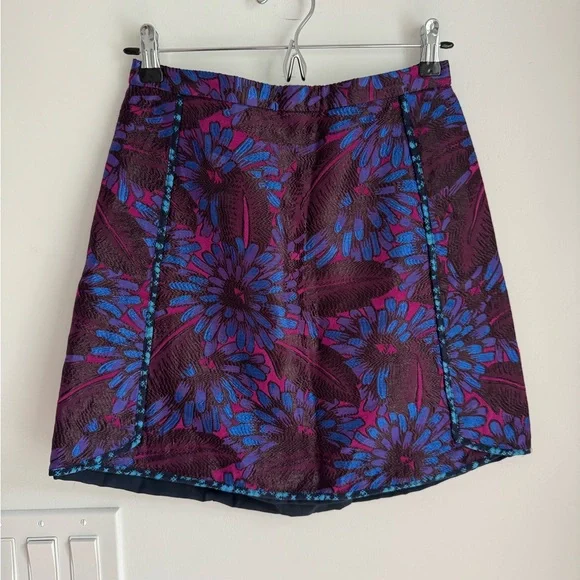 J. CREW Embroidered Print A-Line Mini Skirt Women’s size 2 Cotton Blend Unique