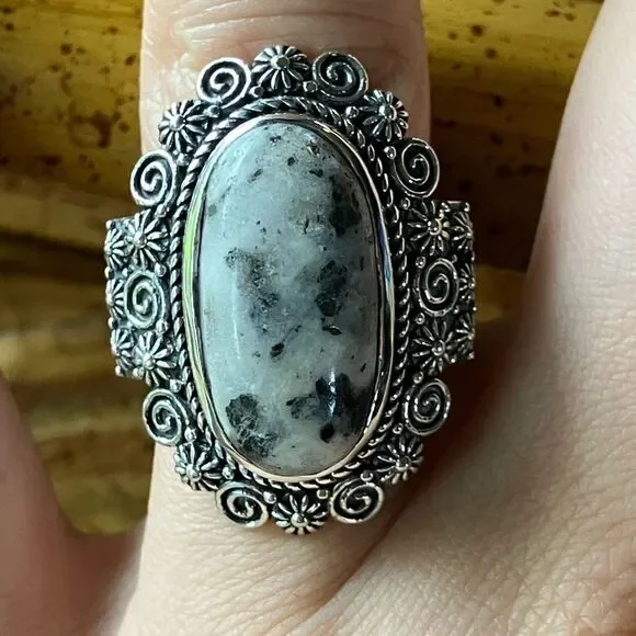 Genuine White Buffalo Sterling Silver Artistic Ring Size 6