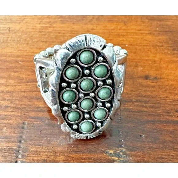 Women Ring‎ Silver Tone Green Accent with Elastic Band