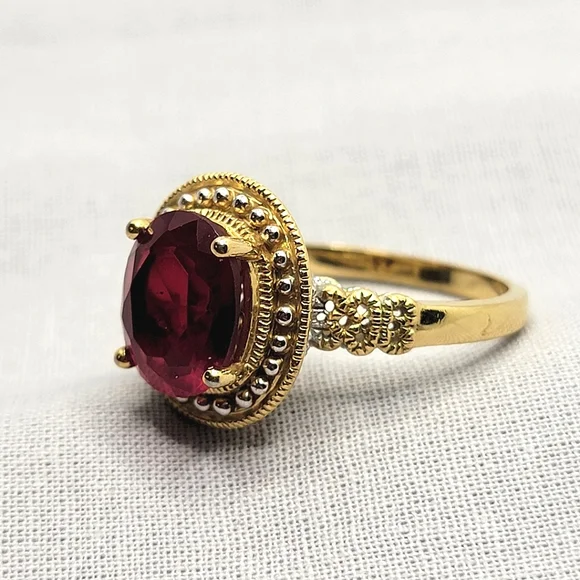 Gorgeous Vintage Ring Gold Tone Faux Ruby Size 12 ½