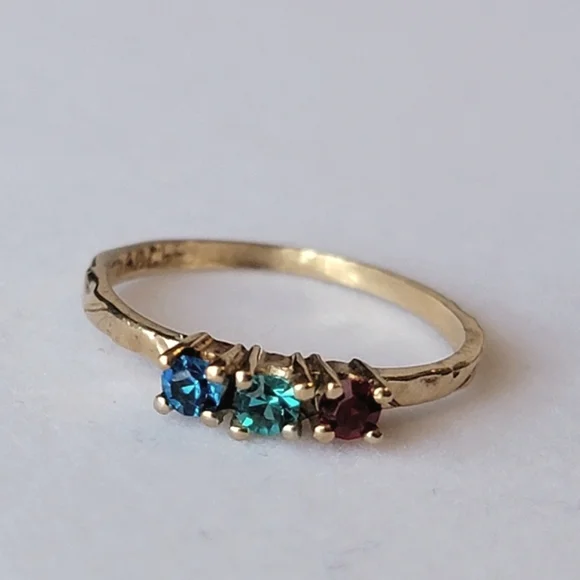 Triple Gemstone Gold Plated Vintage Ring Size 6 Textured Band Dainty