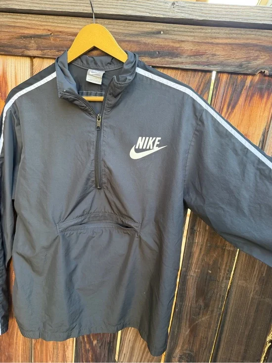 Nike Men's Black Pullover Windbreaker Jacket
