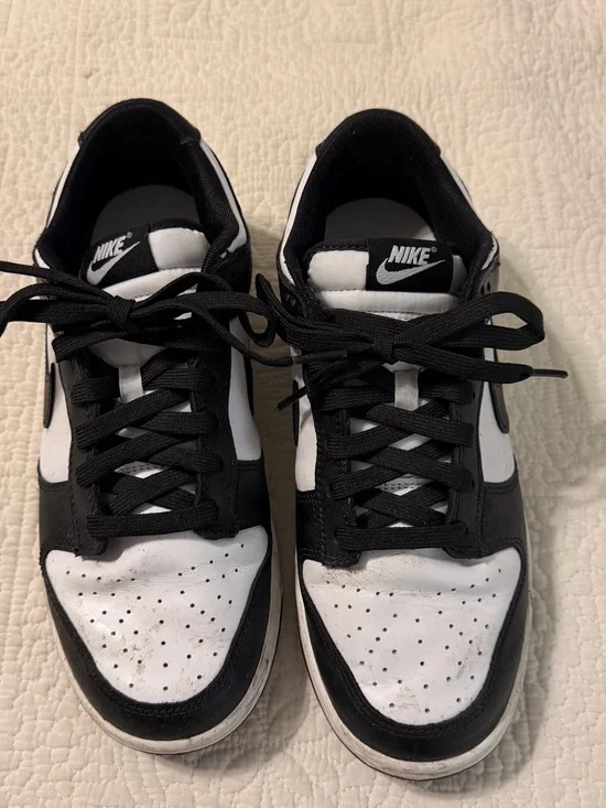 Nike Dunks Black and White Low-Top Sneakers Men’s 8.5