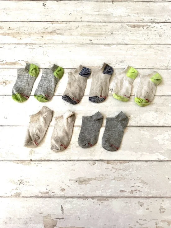 Hanes Boys Ankle Socks Bundle Set of 5 Pair White Gray Green Fits 5-7 Years