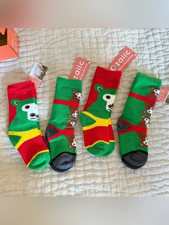 Cazaiic Green & Red Bear Crew Socks (Set of 4)