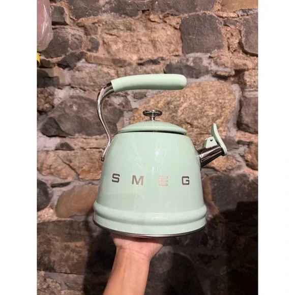 Smeg CKLW2001PG Pastel Green 50's Retro Whistling Kettle - READ