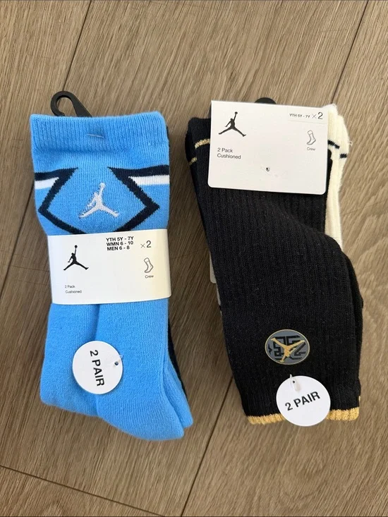 Nike Air Jordan Boys crew socks NWT size 5Y-7Y