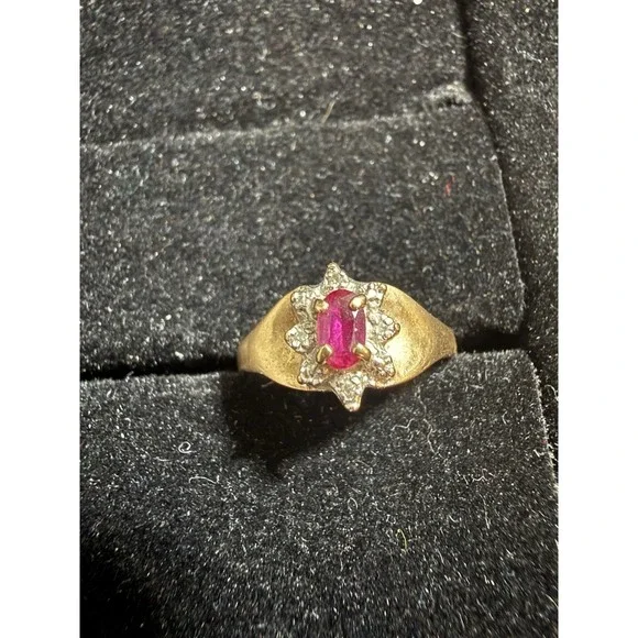 10KT Two Tone Gold Ring Ruby Unknown If Natural Marked THL 6.5 6 1/2