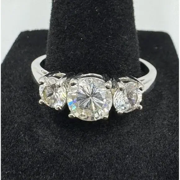 Avon Silver Tone Trinity‎ CZ Ring Three Stone Anniversary Past Present Future 11