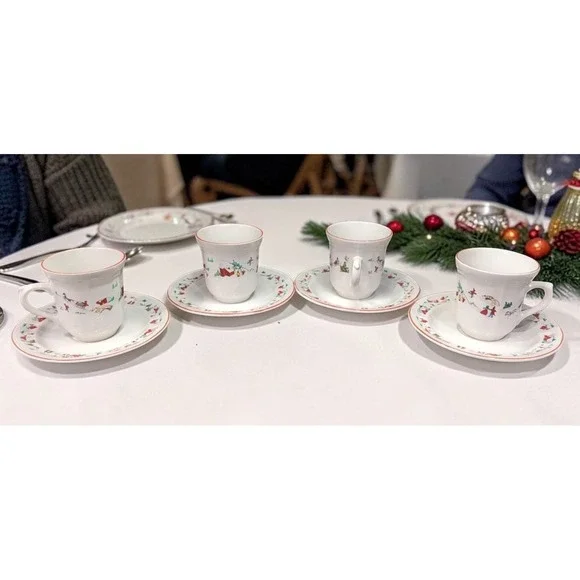 Farberware Babanovsky White Christmas Tea Cup & Saucers, 8 Piece‎ Vintage Set