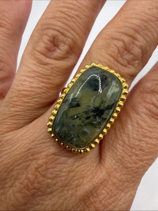 Vintage Gold Tone Green Large Cocktail Statement Ring Size 8
