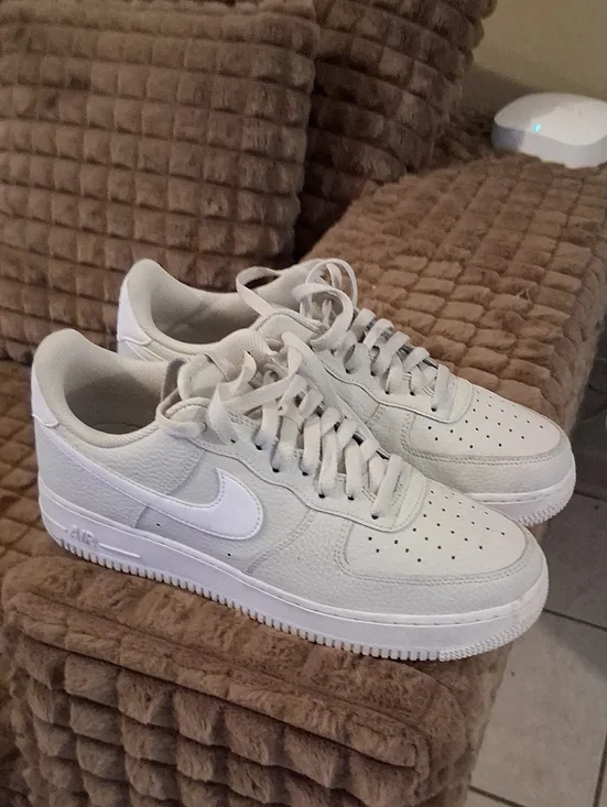 Nike Low-Top Sneakers in Off-White