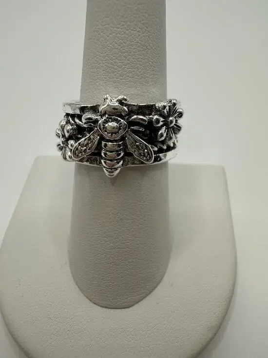 Silver Tone Honey Bee And Flower Ring Size 8.25