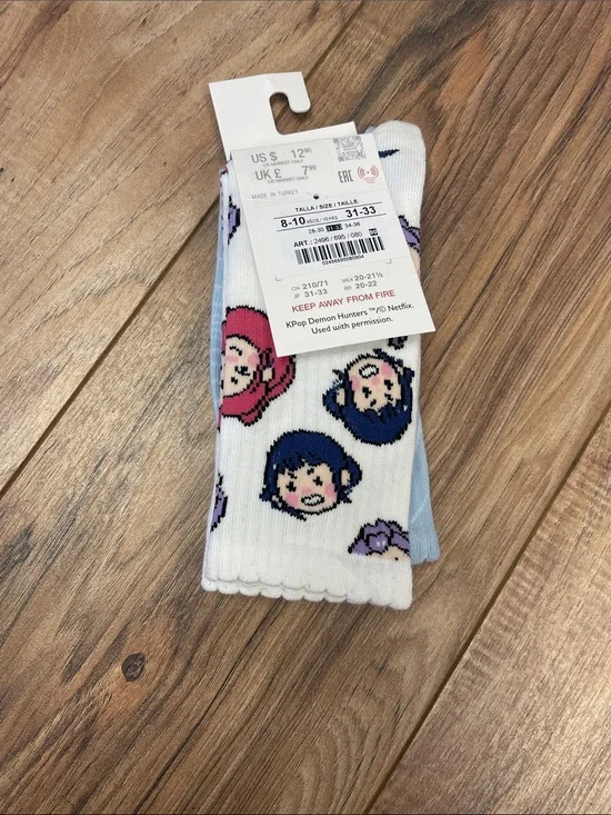 Netflix Kids Character Crew Socks in White, Blue & Pink