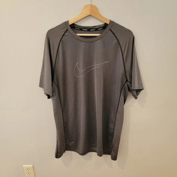 Nike Pro Dri Fit T Shirt Mens Size XL Gray Slim‎ Fit Center Swoosh Gym Workout