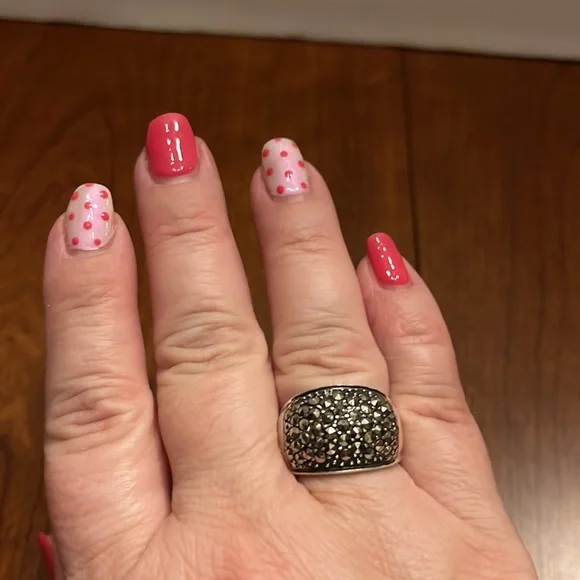 Marcasite in Sterling Silver size 8 Ring - Vintage!