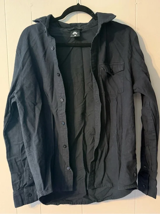 Nike SB Black Button Up Shirt Men’s Medium Skate Long Sleeve Cotton Casual