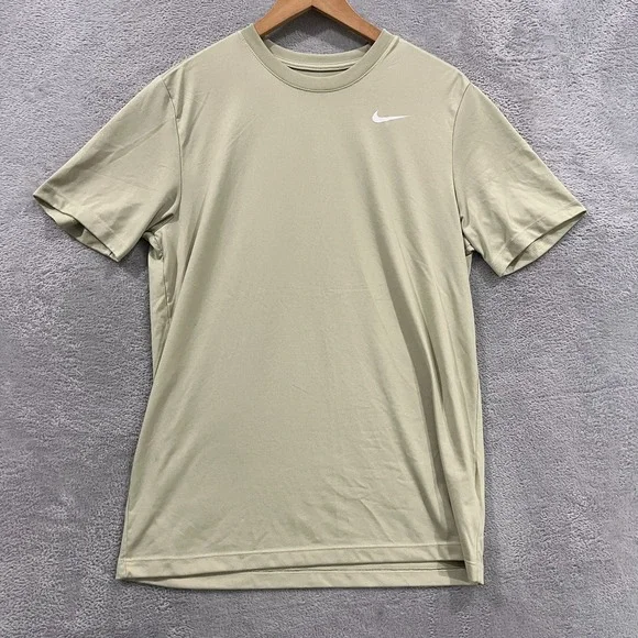 Nike Dri FIT Legend T-Shirt Mens Medium Short Sleeve Gym Workout Tee DX0989