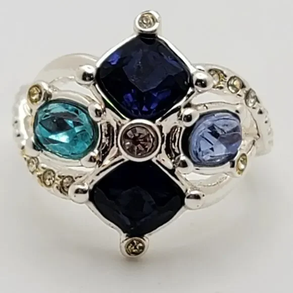 Avon Shades of Blue Entwined Shimmer Ring New Old Stock  Size 6