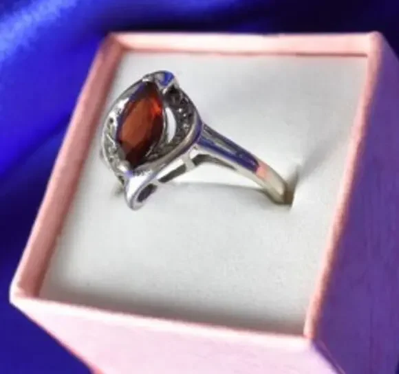 925 Sterling Silver Garnet Ring Size 6.5