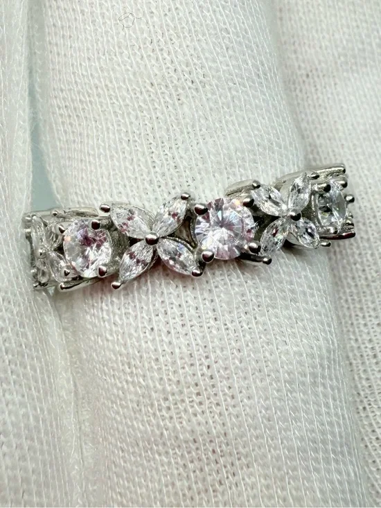 Elegant Silver Women's Ring
