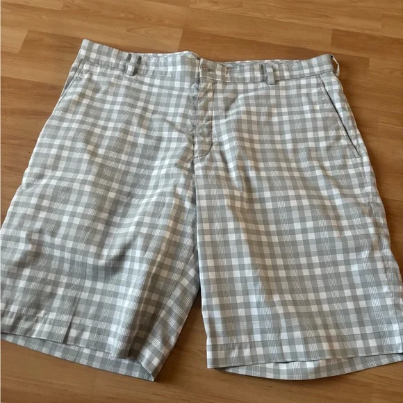 Nike‎ Gray Checkered Men's Golf Shorts