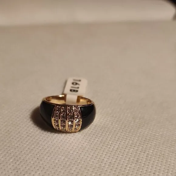 Elegant Black and Gold Toned Ring..with Rhinestones......size 8