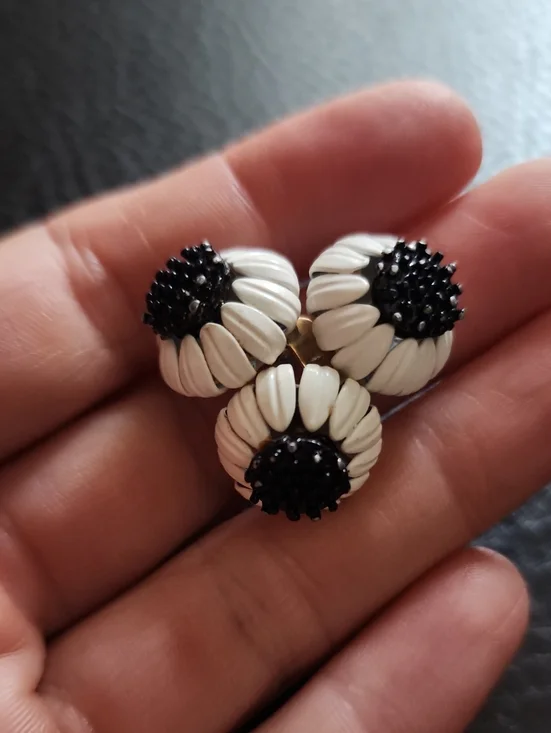 Vintage Black & White Flower Cluster Adjustable Ring