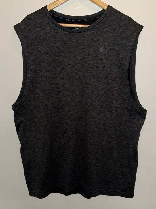 Nike Dri-Fit Men’s Sleeveless Performance Tank Top Size Extra Large Black Gray