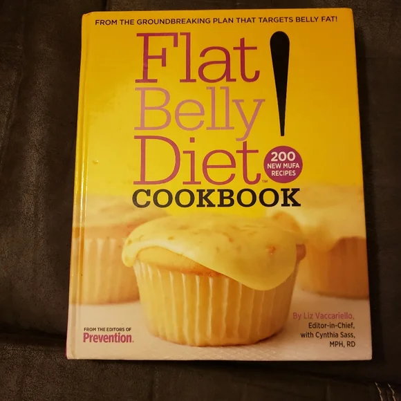 Flat Belly Deit Cook Book Hardcover by‎ Prevention.