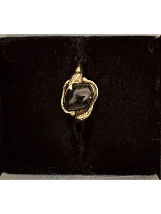 Oval  Black Coral Solitaire Ring 14k Yellow Gold Size 7 From The Cayman Island