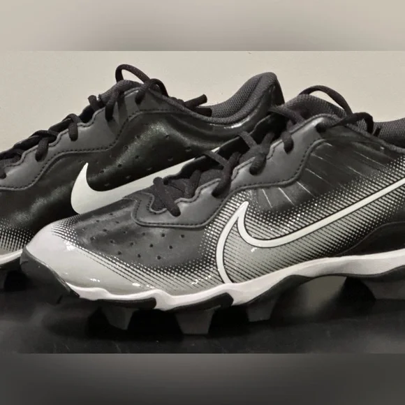 NEW NIKE BASEBALL CLEATS MENS 10 ALPHA HUARACHE MOLDED BLACK WHITE TRAVEL BALL