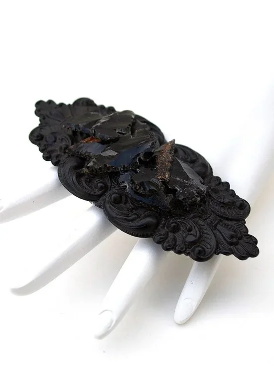 GASOLINE GLAMOUR KILL DEVIL HILLS FLAT ROYAL COCKTAIL RING 🏹♠️🐲