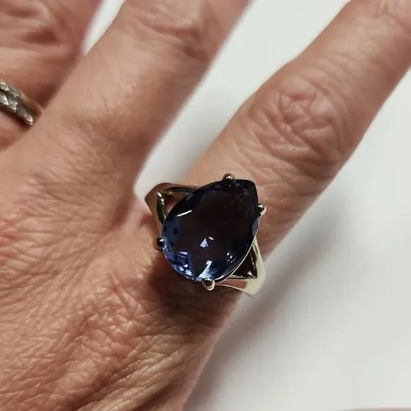 18KGE Ring Size 9