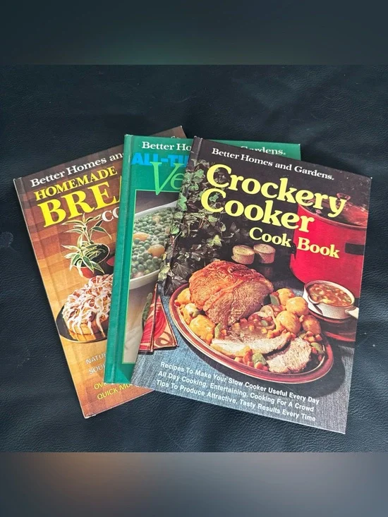 Lot If 3 Vintage Better Homes & Gardens Cook Book 1970 Hardcover Bread Crockpot